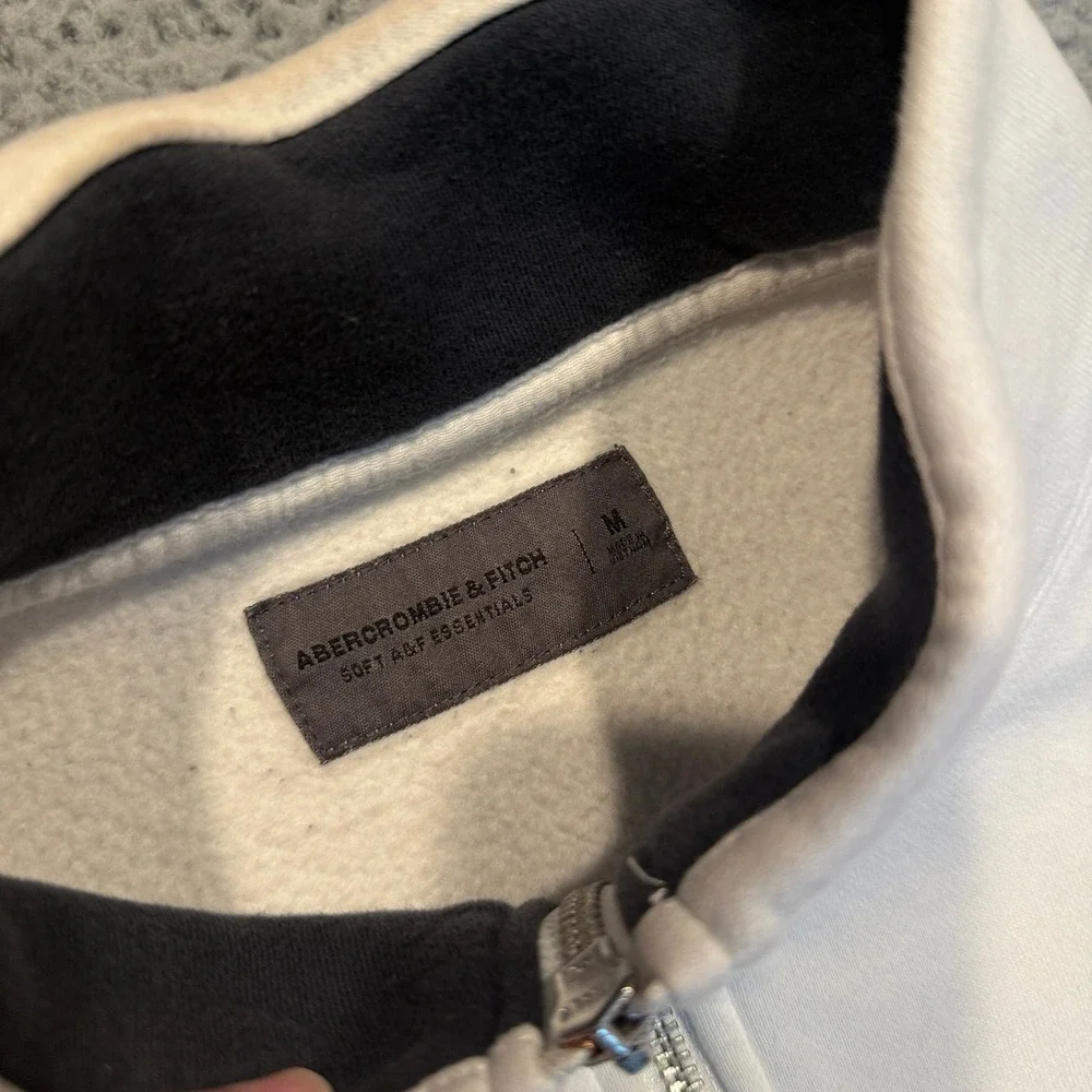 Abercrombie & Fitch Quarter Zip Sweatshirt Mens Colorblock Medium Cream Navy Red